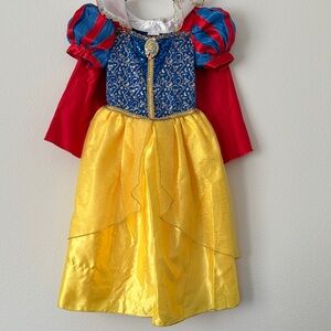 Disney World Princess Official Snow White gown excellent condition size 5/6